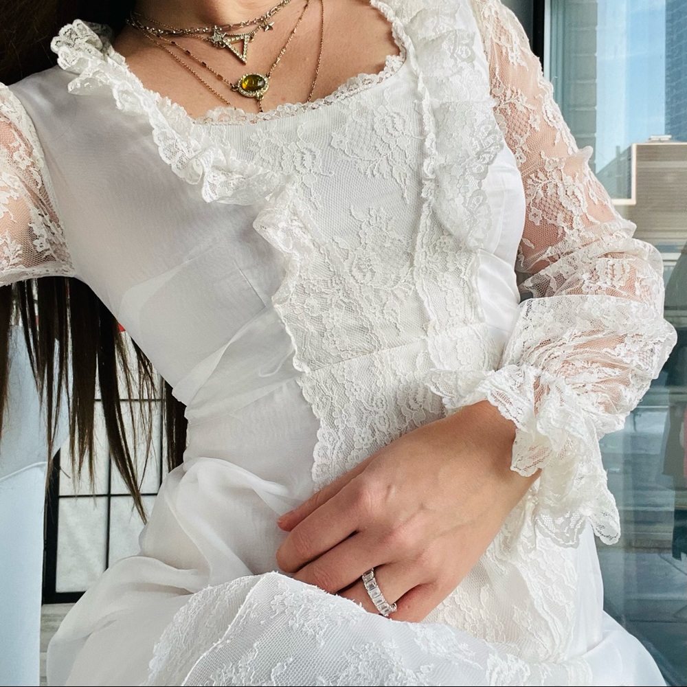 Vintage Organza Ruffle Lace Layered Ivory White Bishop Long Sleeve Wedding Dress - Picture 14 of 17